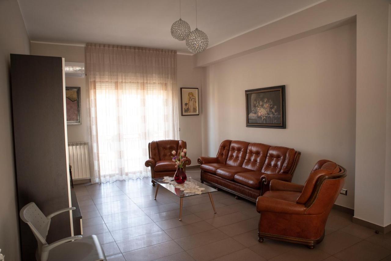Апартаменты Come A Casa Panoramico E Centralissimo Каникатти Экстерьер фото