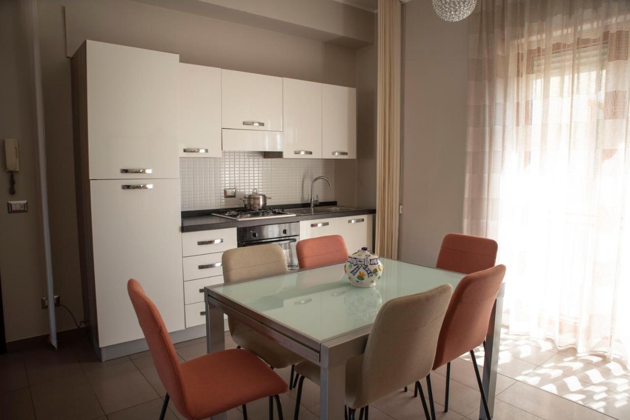 Апартаменты Come A Casa Panoramico E Centralissimo Каникатти Экстерьер фото
