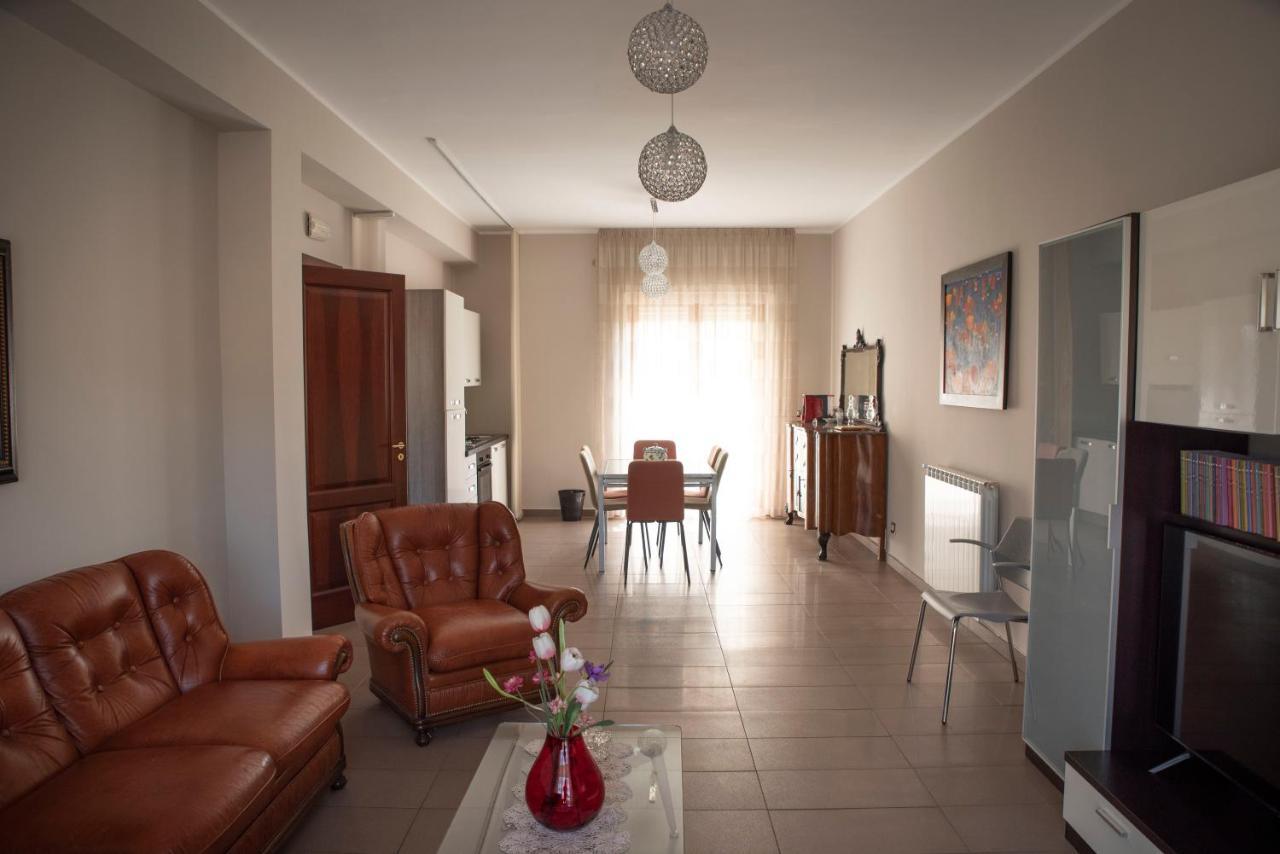 Апартаменты Come A Casa Panoramico E Centralissimo Каникатти Экстерьер фото