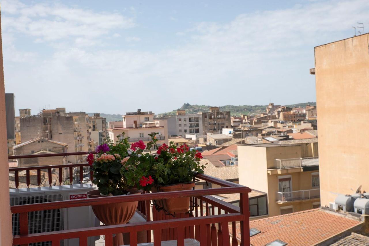 Апартаменты Come A Casa Panoramico E Centralissimo Каникатти Экстерьер фото