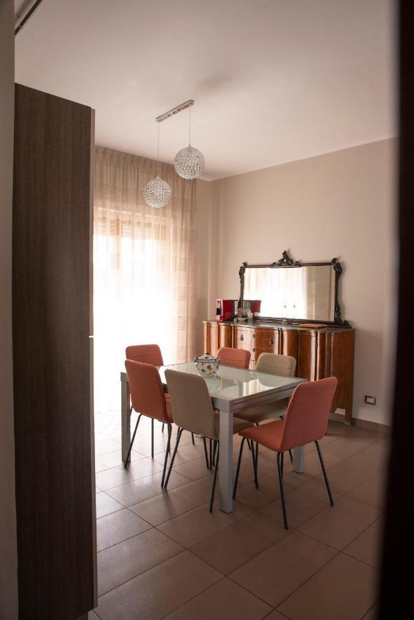 Апартаменты Come A Casa Panoramico E Centralissimo Каникатти Экстерьер фото