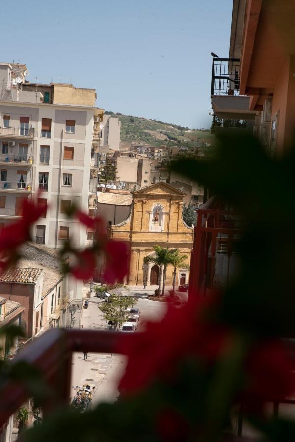 Апартаменты Come A Casa Panoramico E Centralissimo Каникатти Экстерьер фото
