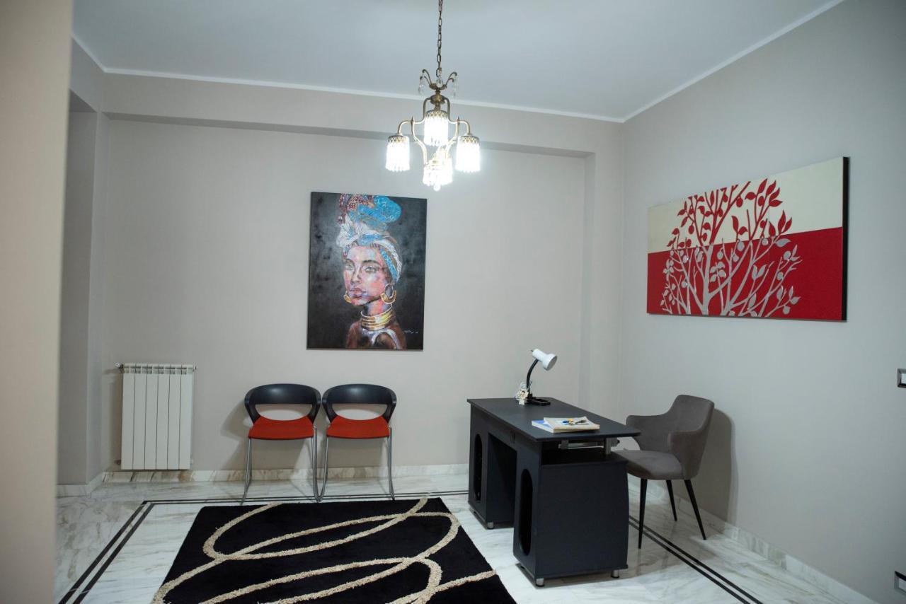 Апартаменты Come A Casa Panoramico E Centralissimo Каникатти Экстерьер фото